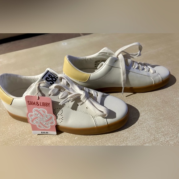 Sam & Libby “ADDIE” Sneaker - Picture 5 of 11